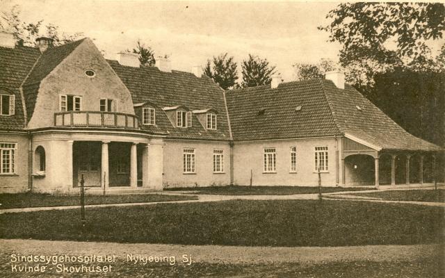 Kvinde -  Skovhuset  S.N.S. ca.  1932 (B90516)
