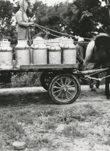 Mælkekørsel. Brunbjerg Mejeri - ca. 1940 (B3369)