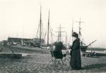 Kvinde på Havnen 1910 (B90800)