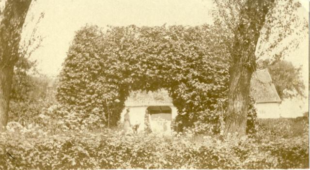 Kjeldsgårdens have, Bråde - ca. 1920 (B4010)