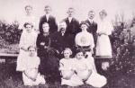 Mads og Laurine Christoffersen med familie - Overby - 1913 (B137)