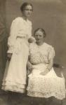 Dora Eriksen og Ellen Larsen,Odden - 1915-1920 (B190)