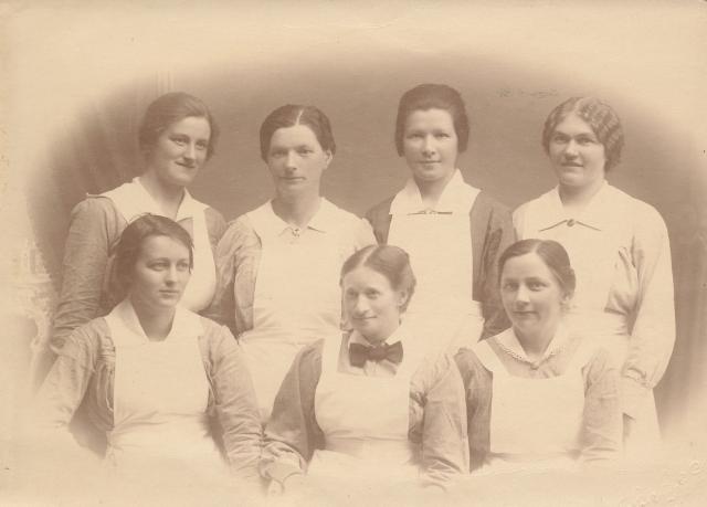 Plejersker på S.N.S. 1919 (B91909)