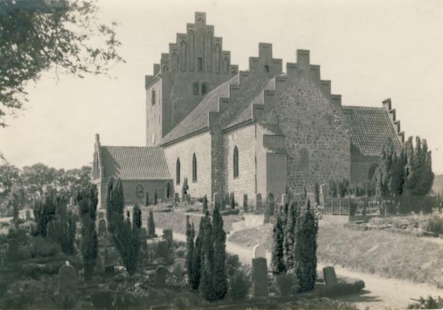 Højby Kirke - ca. 1930 (B4764)