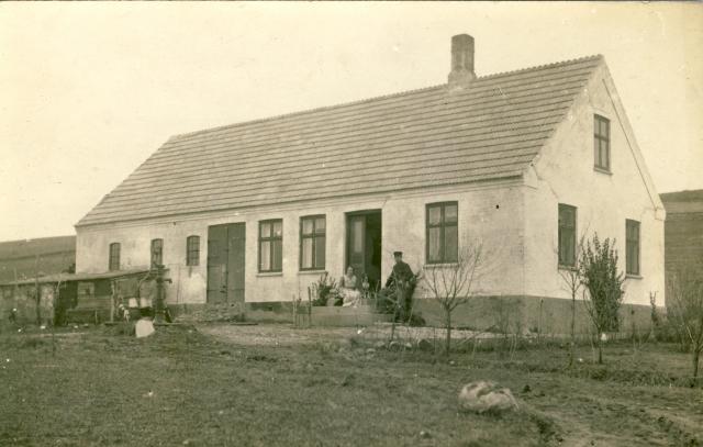 Ejendom på Kirkeåsen - 1916 (B4934)