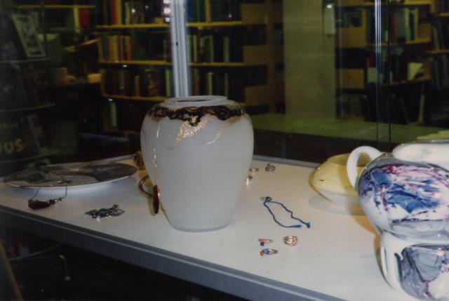 Dragsholm Bibliotek, Asnæs. Glasudstilling - 1995 (B939)