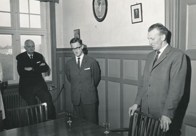 Gammel og ny direktør? ca. 1960 (B92460)