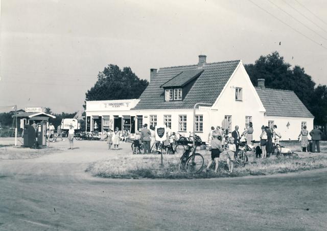 Marie Olsens Købmandsforretning - ca. 1950 (B5338)
