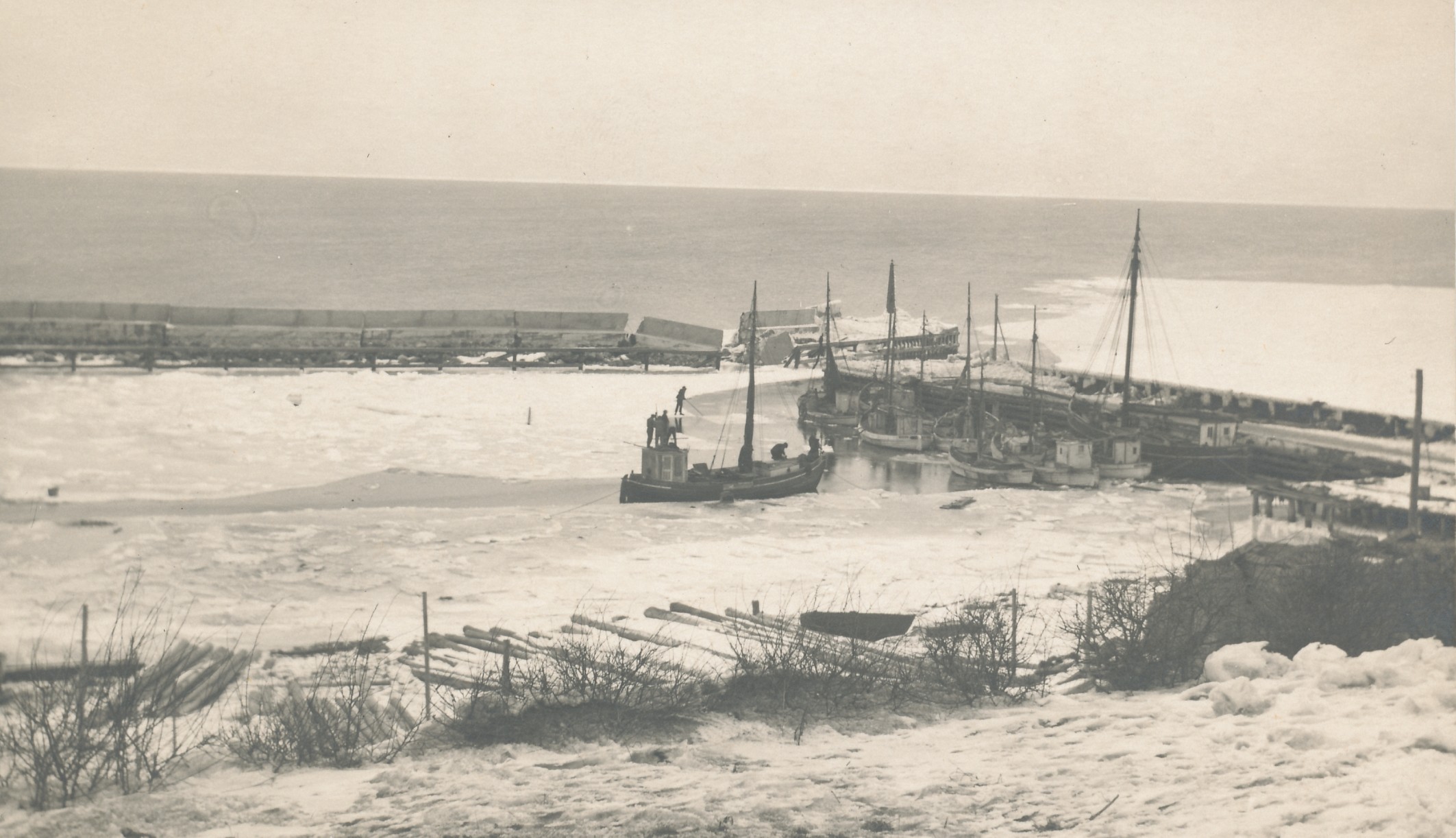 Stormskade på Odden Havn - 1921 (B5796)