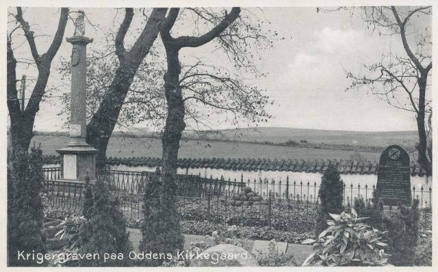 Krigergraven på Odden Kirkegård - 1945 (B6456)