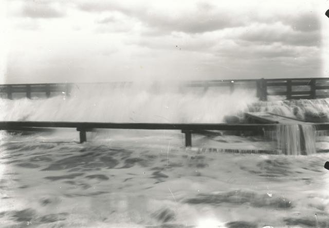 Odden Havn ved storm - ca. 1930 (B6516)