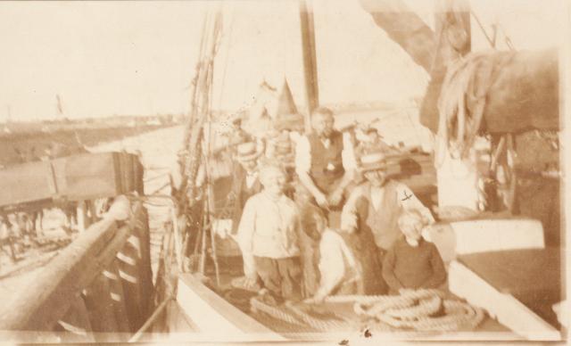Fragtbåd ved Siddinge Dæmning - ca. 1920 (B6656)