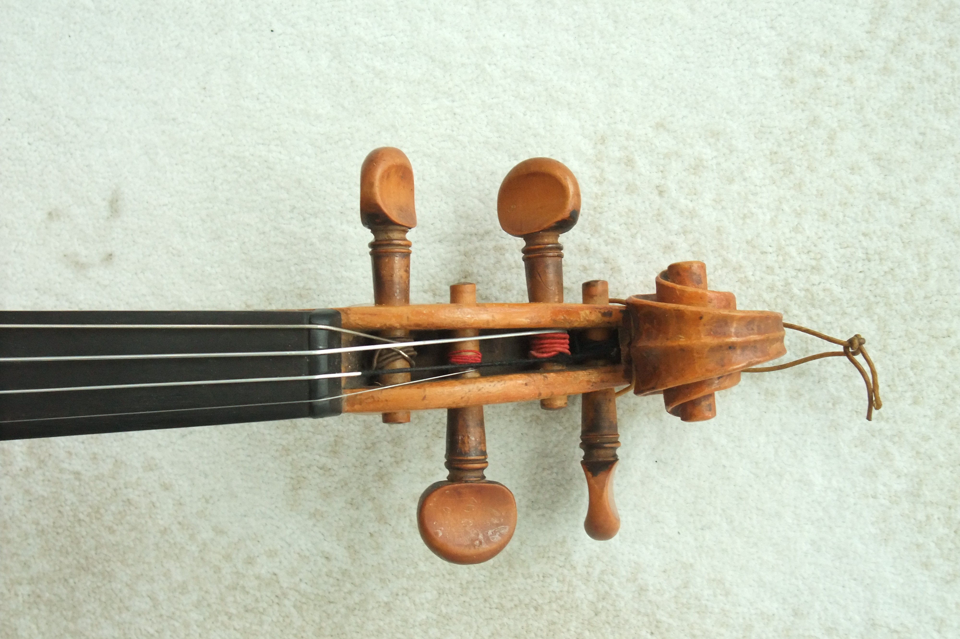 Violin bygget af Jens Sivertsen, Hølkerup - 2012 (B7400)