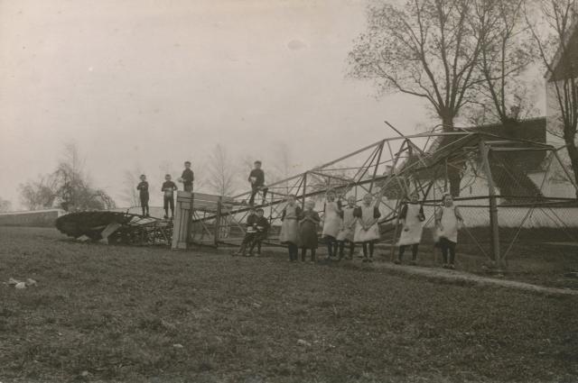 Væltet vindrose i Vallekilde - ca. 1917 (B7419)