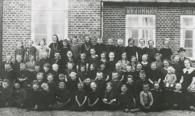 Sneglerup Skole - 1926 (B7548)