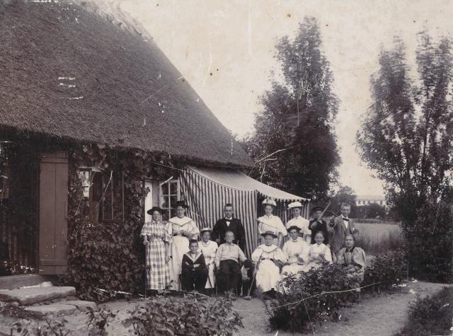 Gruppebillede i Anneberg Have - 25. juli 1896 (B7816)