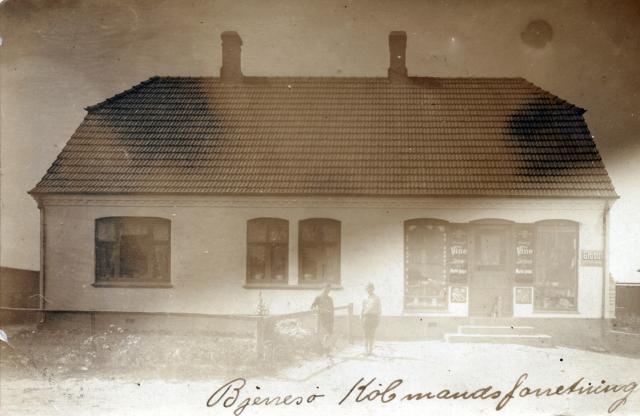 Bjergesø Købmandsforretning - ca. 1917 (B8300)