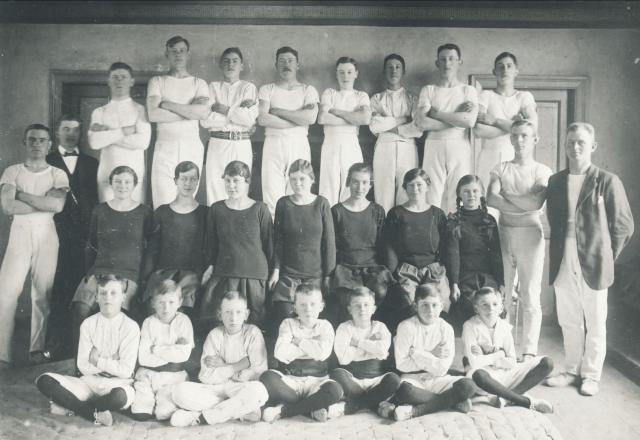 Lumsås Gymnastikforening - 1913 (B8424)