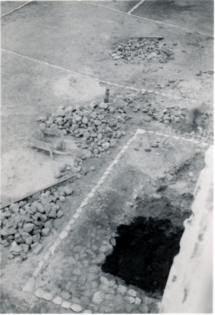 Udgravning ved Dragsholm Slot - 1953 (B8751)