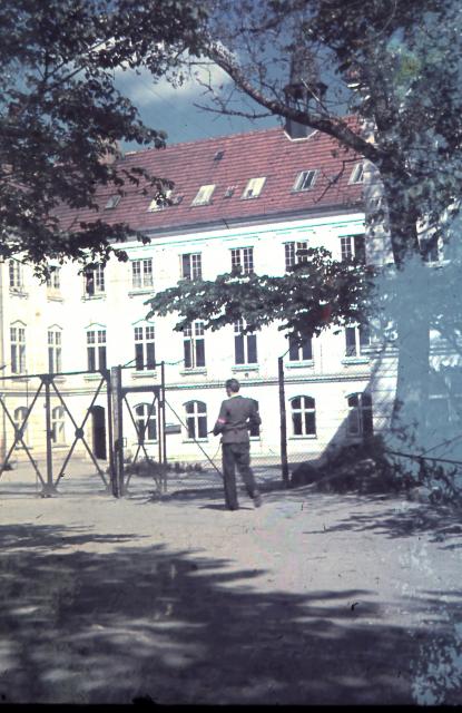 Vagt ved Fårevejle Højskole - maj 1945 (B7970)
