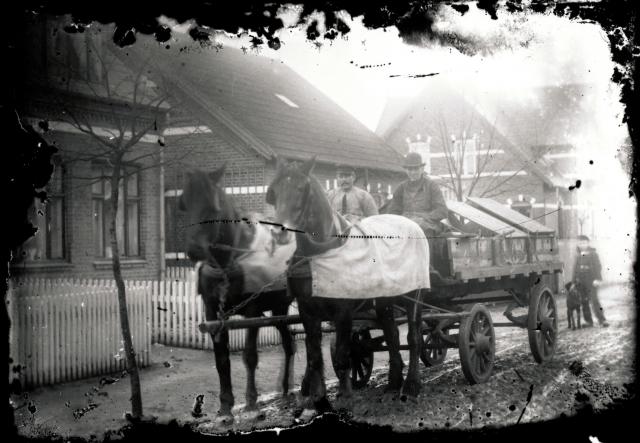 Skraldevogn i Vig - ca. 1900 (B8945)
