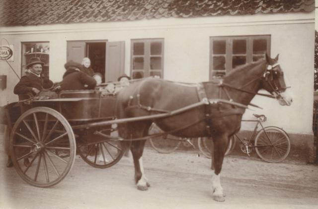 Engelstrup Købmandshandel - ca. 1905 (B9054)