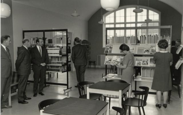 Vig Bibliotek - Gæster ved indvielsen - 19.10.1968 (B608)