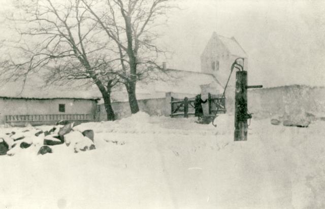 Asnæs kirke en vinterdag - ca. 1910 (B9506)