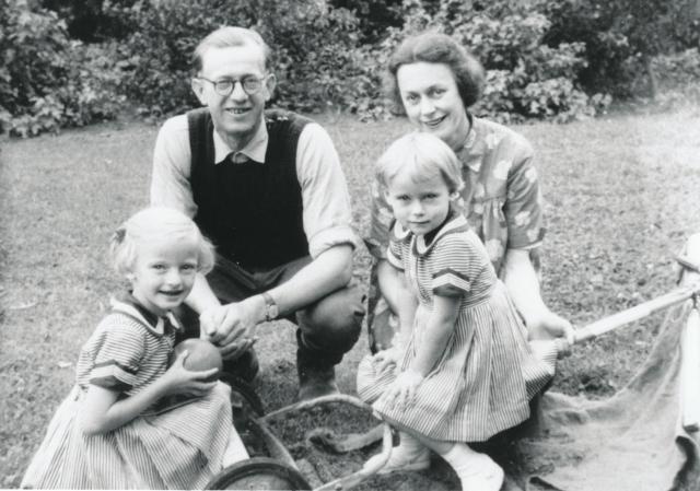 Familien Bertelsen, Rørmosegård - 1954 (B9750)