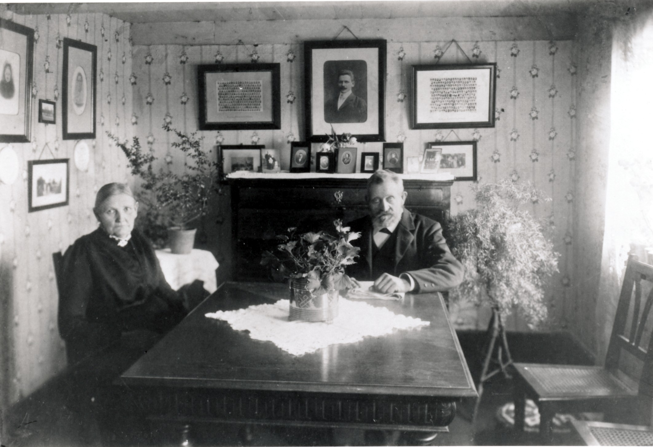 Bertine og Mads Peter Christensen, Abildøre - ca. 1909 (B9767)