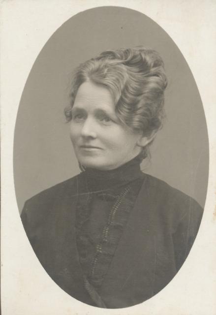 Alice Johanne Nielsen, Eskildstrup - ca. 1905 (B9824)