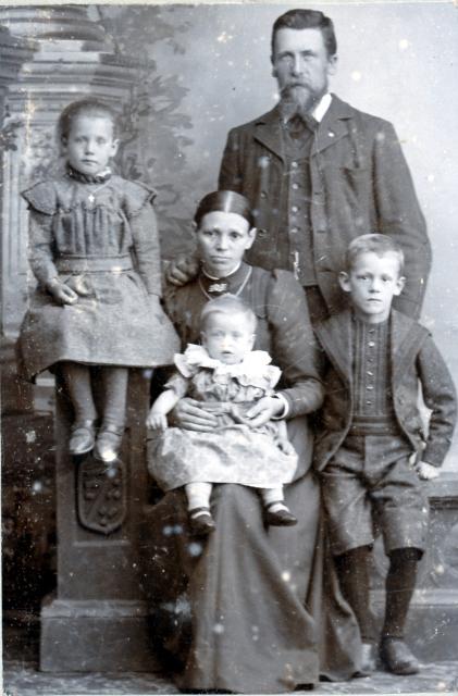 Familien Pedersen, Vig - ca. 1896 (B9895)