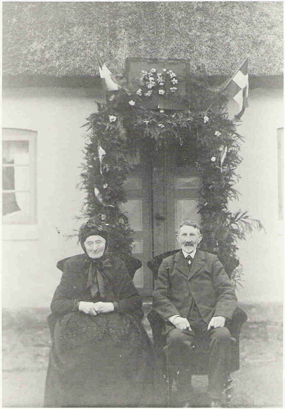 Guldbryllupsparret Karen Marie Pedersdatter og Rasmus Nielsen, Søndergård - 20. april 1916 (B9912)
