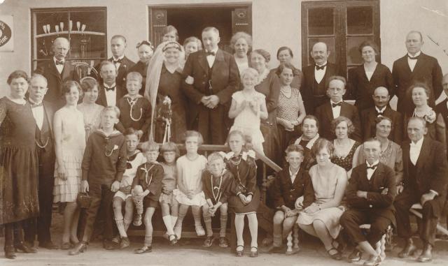 Bryllup. Engelstrup Købmandshandel - ca. 1930 (B10072)