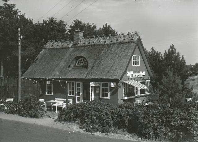 Traktørstedet "Trekanten", Høve - ca. 1955 (B10198)