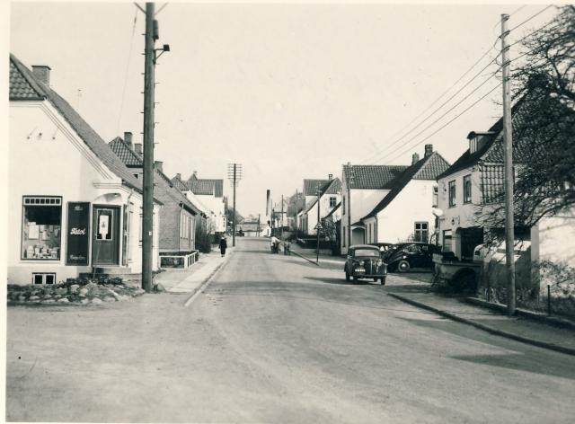 Højby Hovedgade omkring 1949 (B1740)