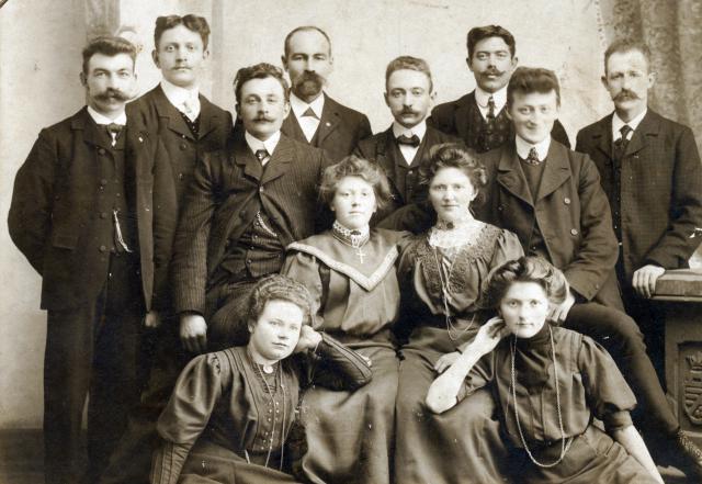 Familiefoto antagelig fra Hørve - ca. 1910 (B14716)