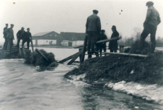 Udbedring af kanaldige ved ejendommen Vejleholm, Fårevejle, 1924 (B14604)