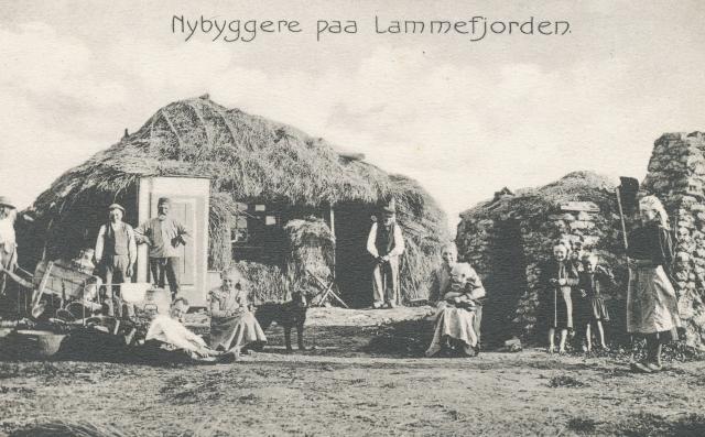 Maren og Søren Andreasens halmhytte ved Storøen, ca. 1900 - Fårevejle Lammefjord (B2282)