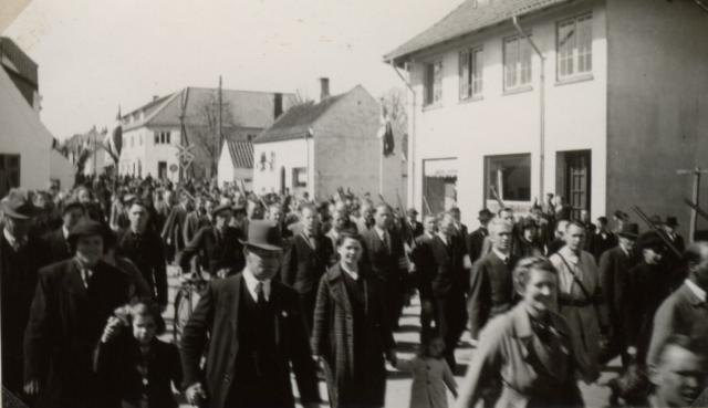 Frihedskæmper-parade, 8. maj 1945 (B2490)