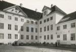 Dragsholm Slot. Slotsgården - ca. 1910 (B2514)