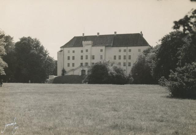 Dragsholm Slot set fra Fruerlunden - ca. 1930 (B2519)