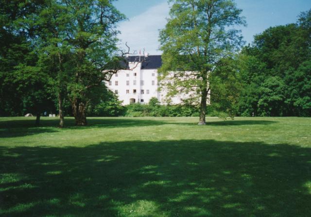 Dragsholm Slot set fra Fruerlunden - 1996 (B2521)