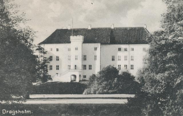 Dragsholm Slot set fra Fruerlunden - ca. 1947 (B2522)