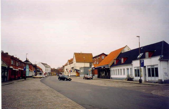 Østlig ende af Algade fra Kirkestræde op mod gågaden - ca. 1998 (B90167)