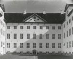 Dragsholm Slot. Slotsgården - ca. 1920 (B2535)