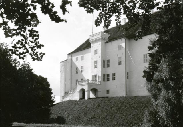 Dragsholm Slot set fra Fruerlunden - ca. 1940 (B2582)