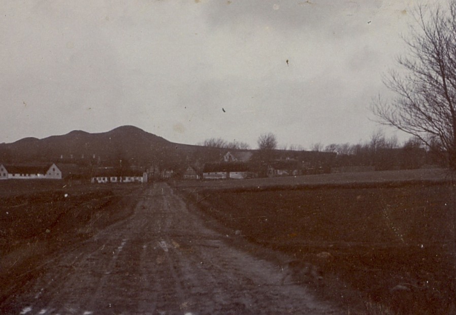 Høve set fra Esterhøjvej omkring 1899 (B1175)