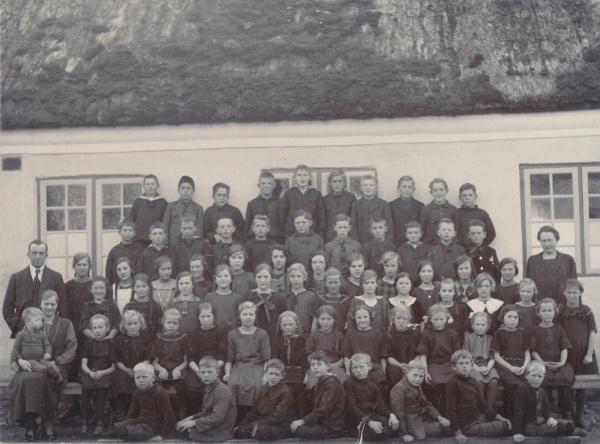 Eskildstrup skole elever 1925.jpg