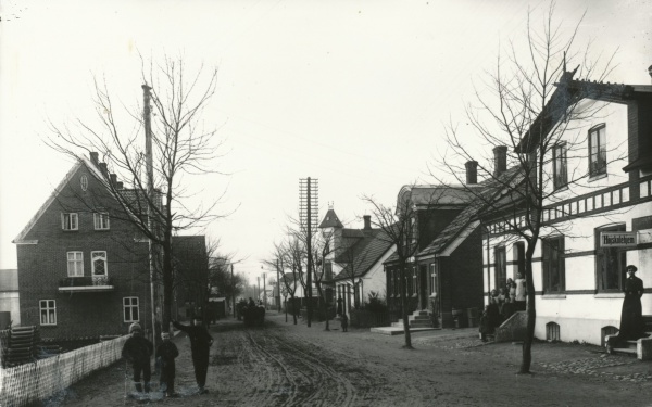 Hørve Stationsvej ca. 1920.jpg